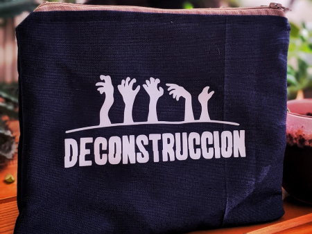 Estuche | Deconstrucción For Sale